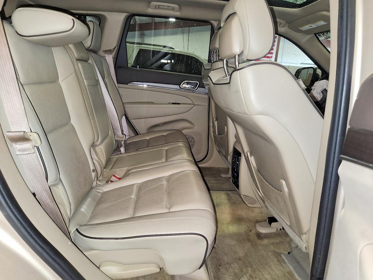 2015 Jeep Grand Cherokee Overland Tan vin: 1C4RJFCG6FC914180