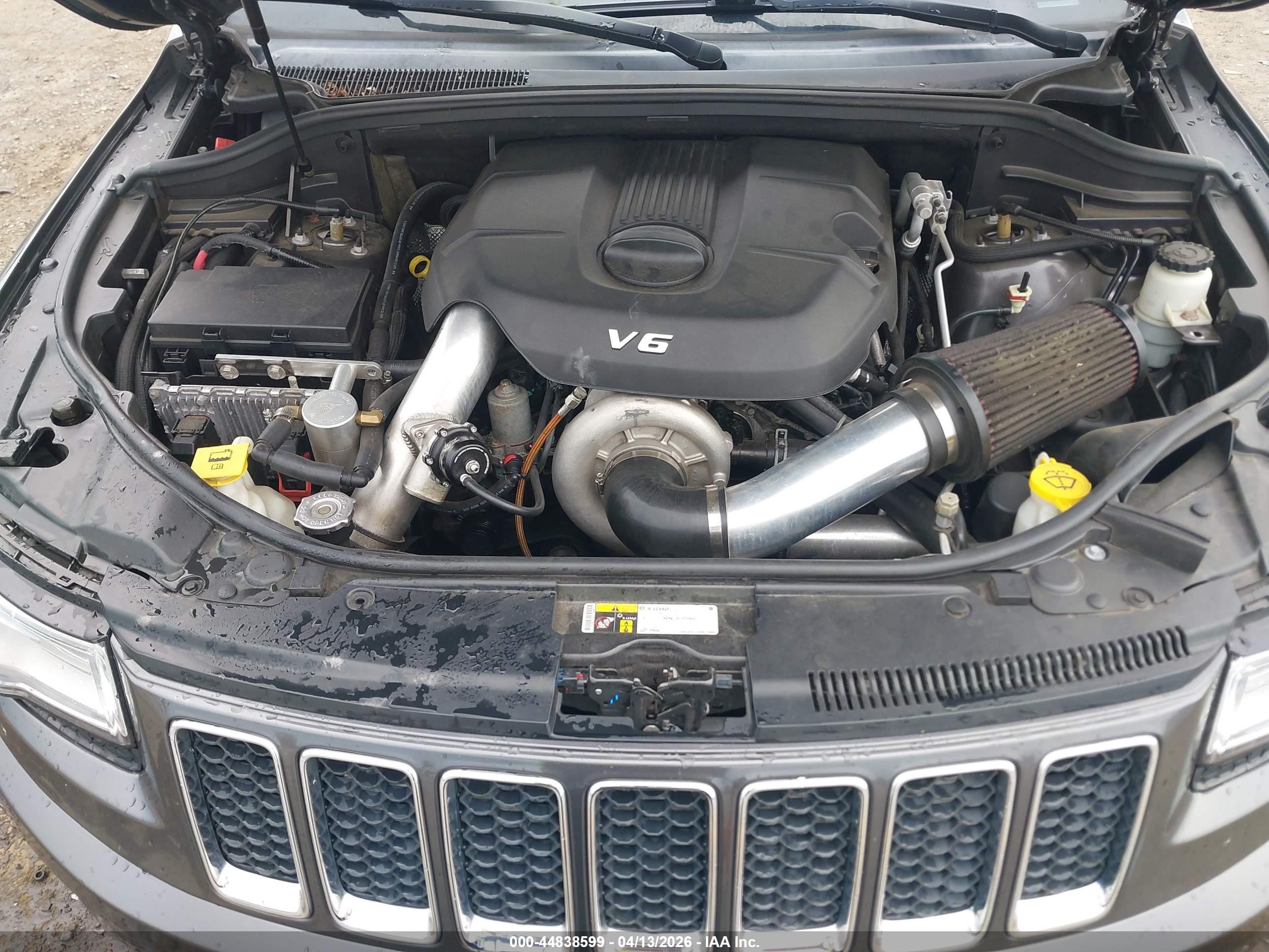 2015 Jeep Grand Cherokee Overland Gray vin: 1C4RJFCG6FC925910
