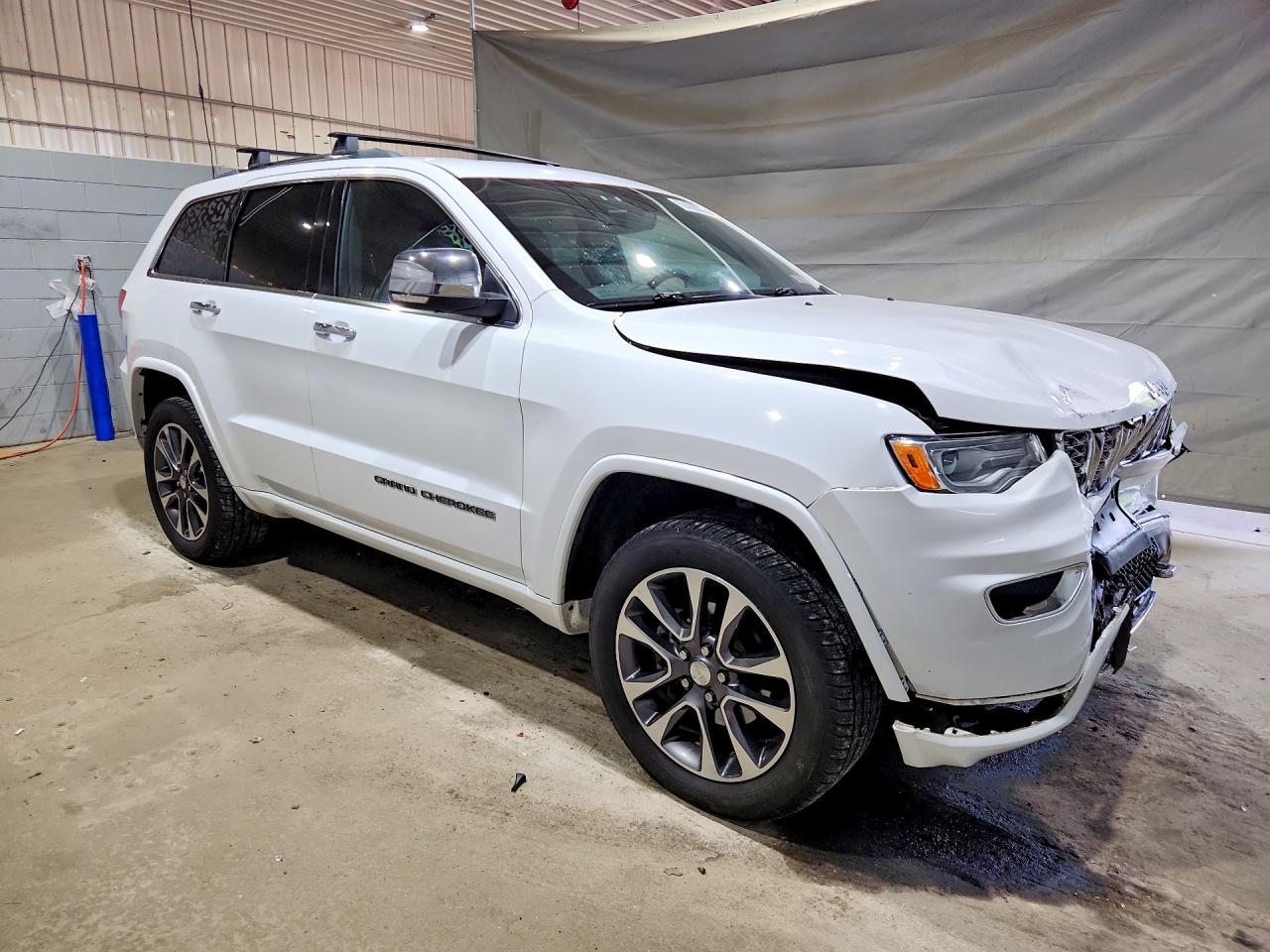2018 Jeep Grand Cherokee Overland White vin: 1C4RJFCG6JC411077