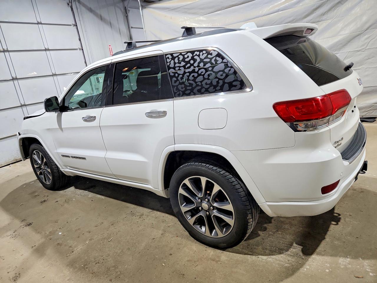 2018 Jeep Grand Cherokee Overland White vin: 1C4RJFCG6JC411077