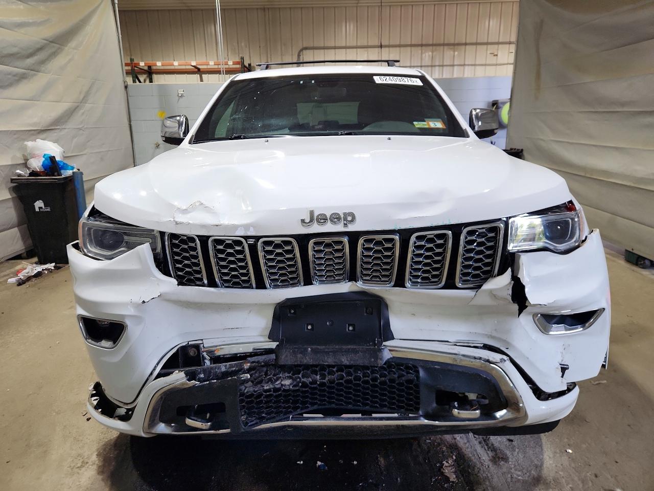 2018 Jeep Grand Cherokee Overland White vin: 1C4RJFCG6JC411077