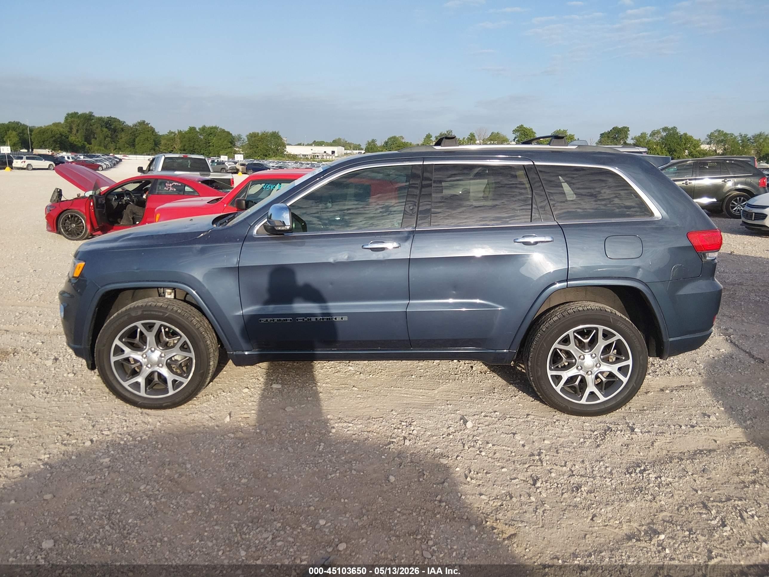 2019 Jeep Grand Cherokee Overland Gray vin: 1C4RJFCG6KC805194