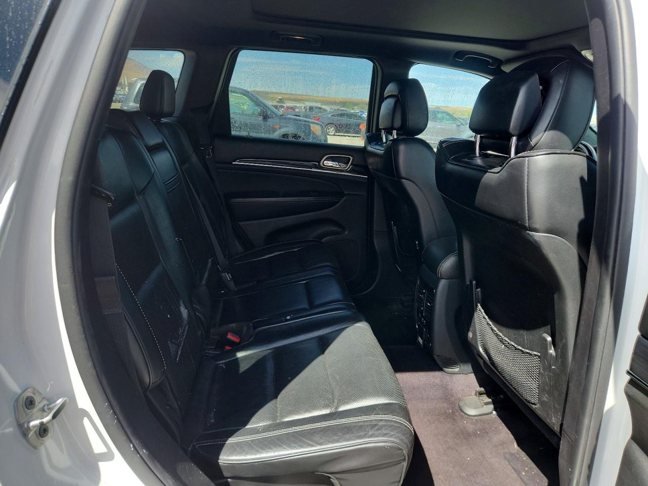 2015 Jeep Grand Cherokee Overland White vin: 1C4RJFCG7FC196753