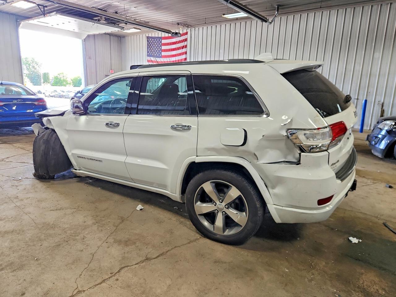 2015 Jeep Grand Cherokee Overland White vin: 1C4RJFCG7FC684424