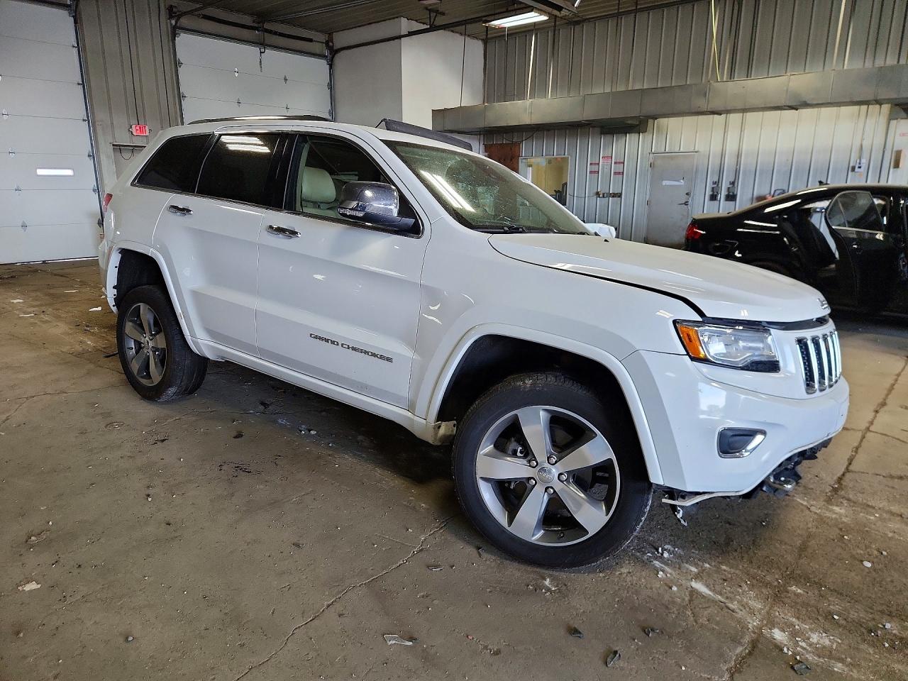 2015 Jeep Grand Cherokee Overland White vin: 1C4RJFCG7FC684424