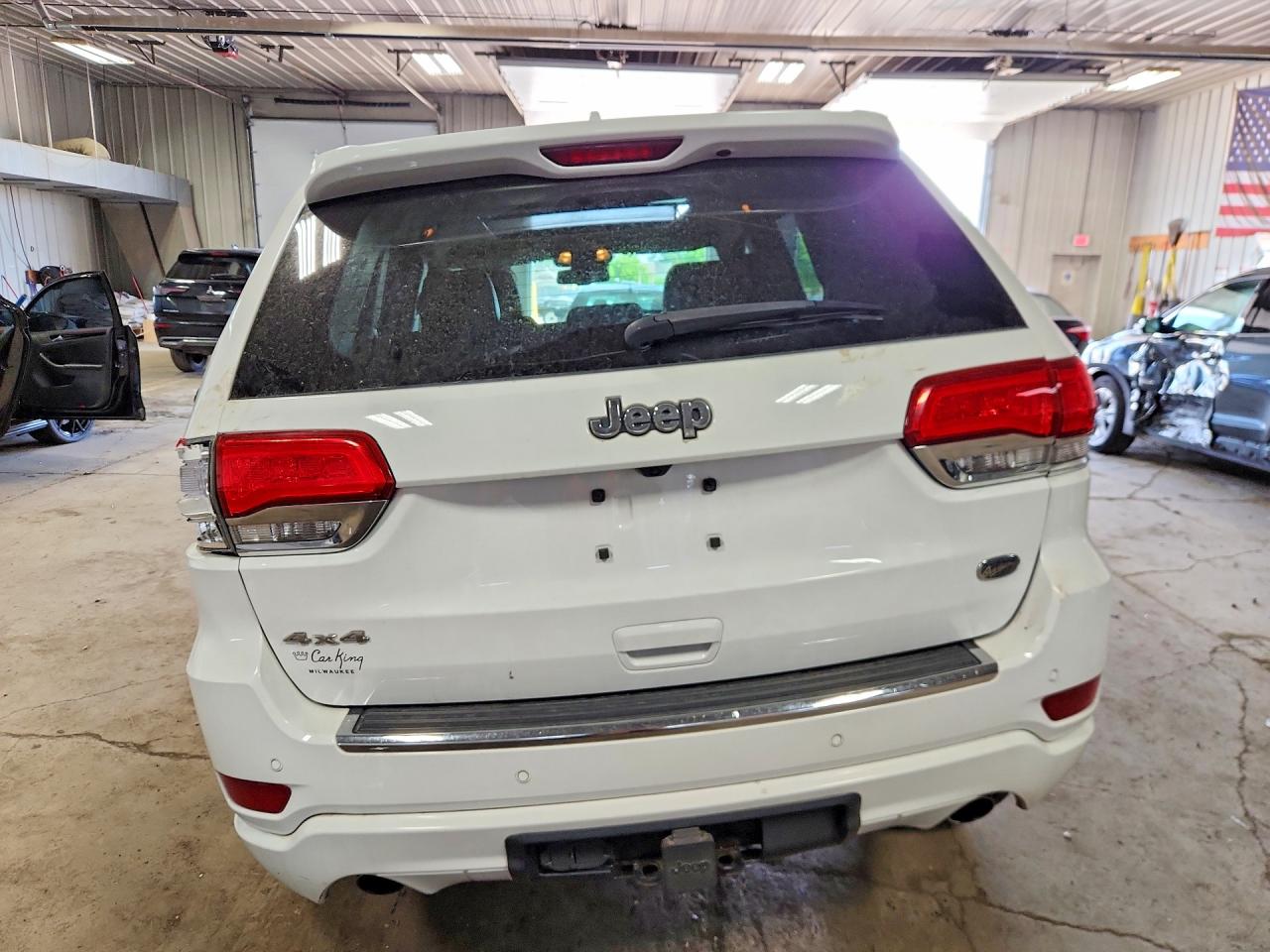 2015 Jeep Grand Cherokee Overland White vin: 1C4RJFCG7FC684424