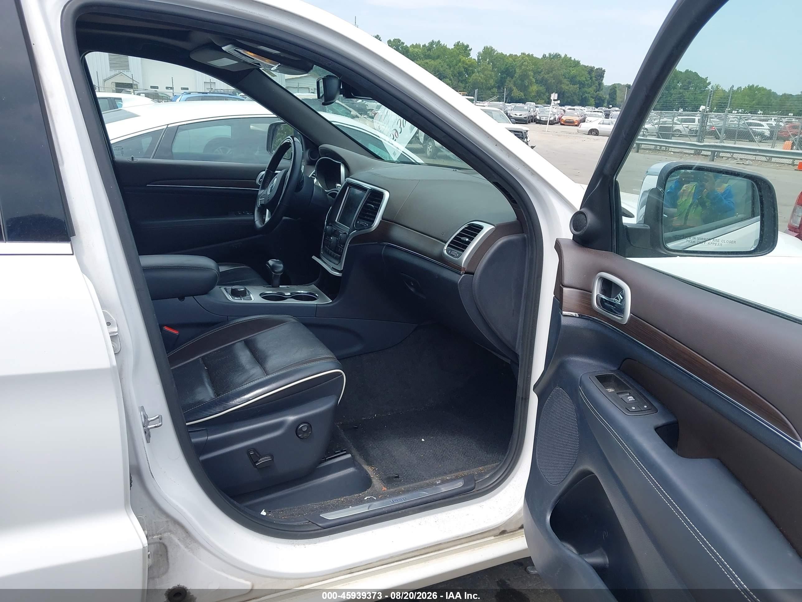 2015 Jeep Grand Cherokee Overland White vin: 1C4RJFCG7FC733119
