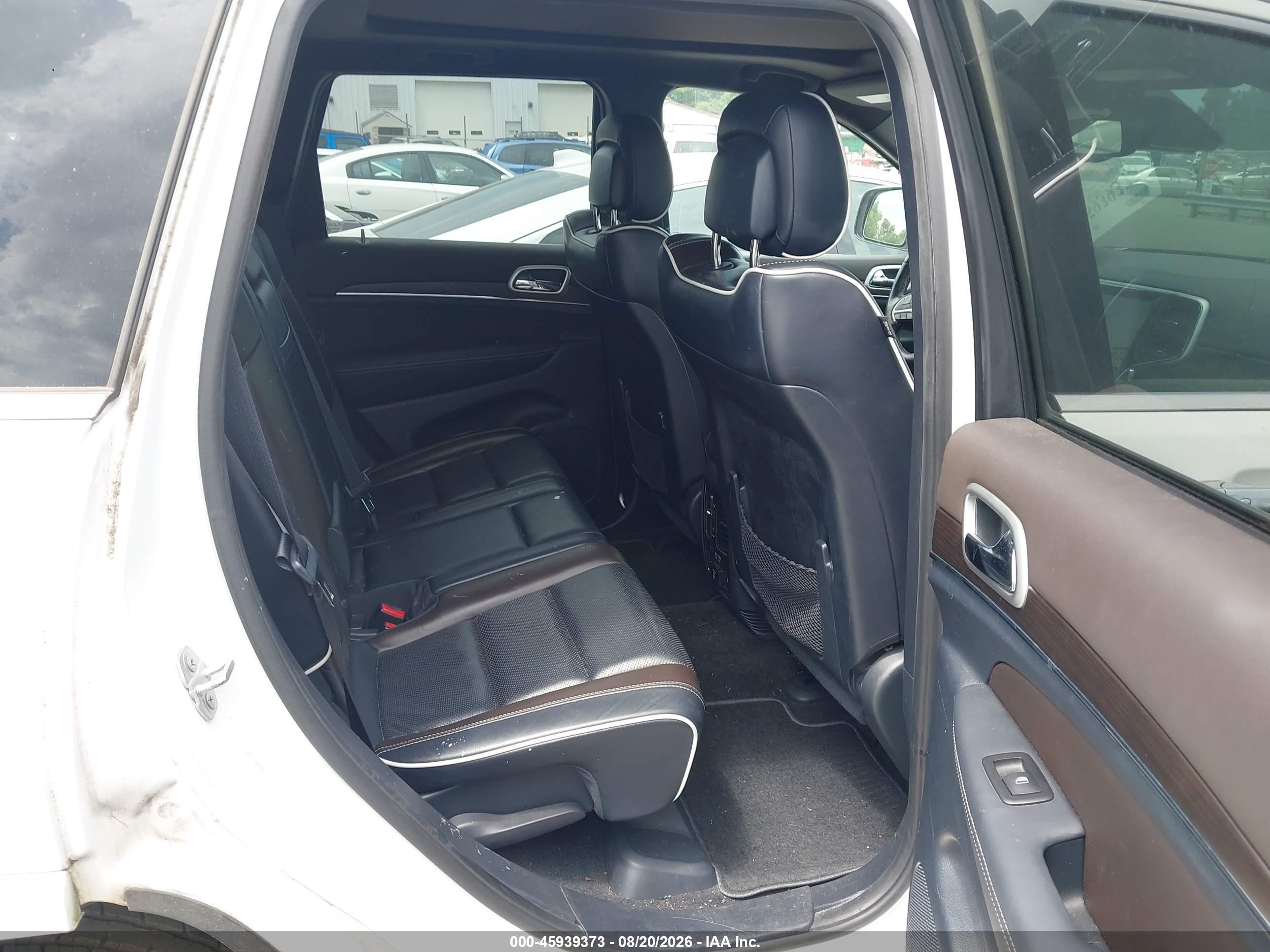 2015 Jeep Grand Cherokee Overland White vin: 1C4RJFCG7FC733119