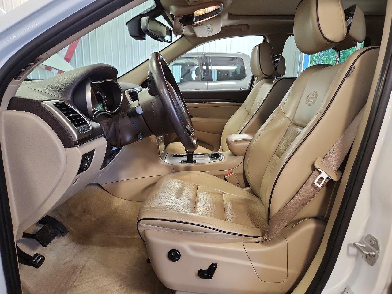 2015 Jeep Grand Cherokee Overland White vin: 1C4RJFCG7FC925723
