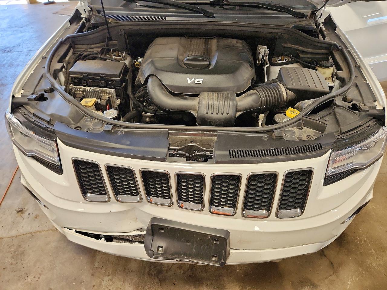 2015 Jeep Grand Cherokee Overland White vin: 1C4RJFCG7FC925723