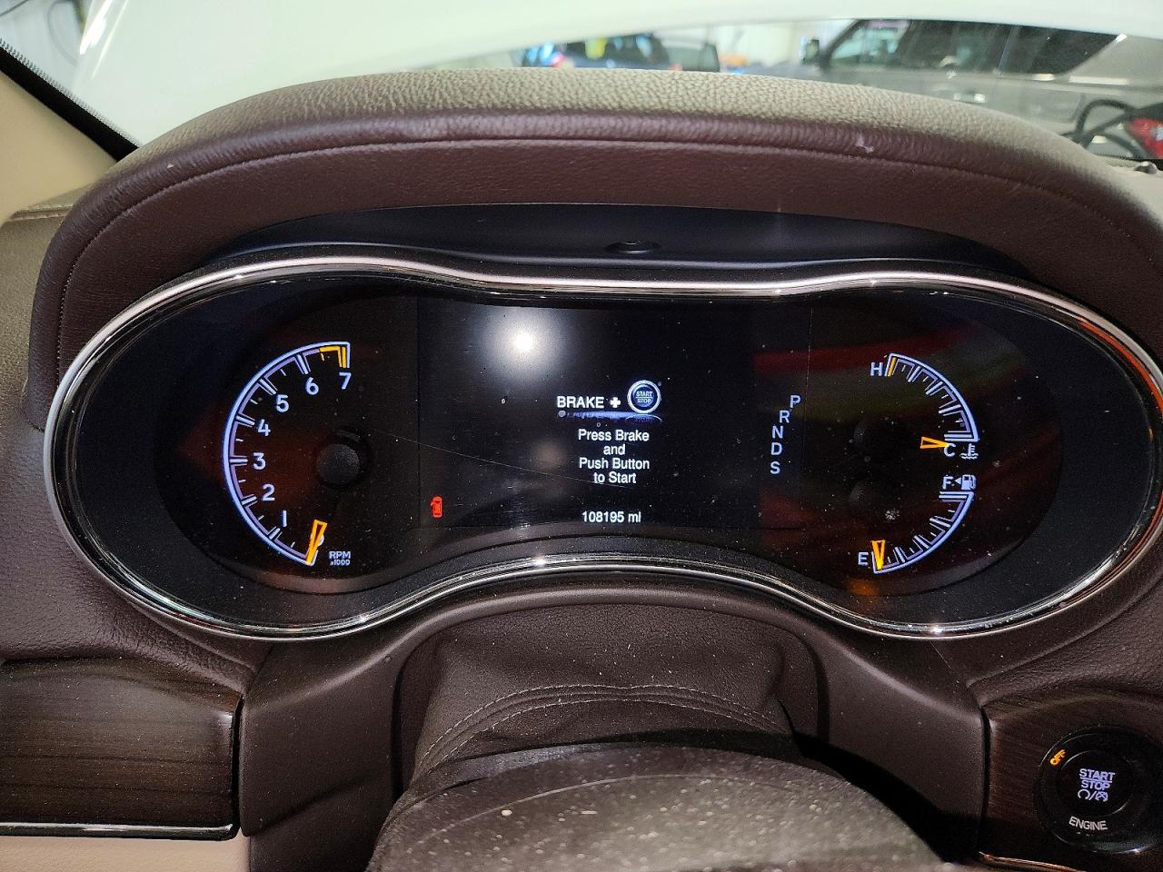 2015 Jeep Grand Cherokee Overland White vin: 1C4RJFCG7FC925723