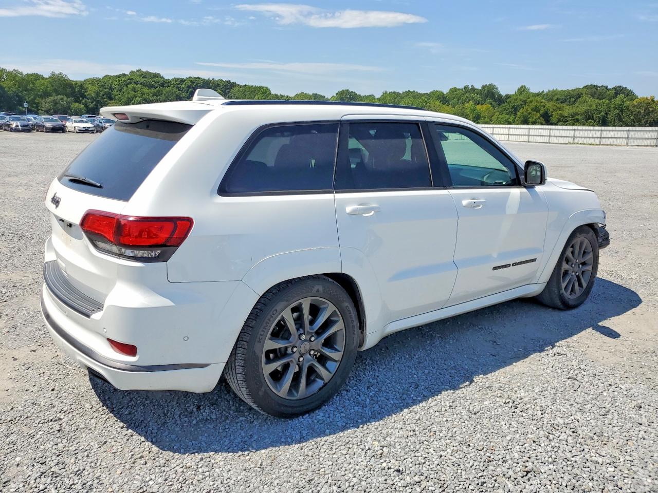 2018 Jeep Grand Cherokee Overland White vin: 1C4RJFCG7JC172154