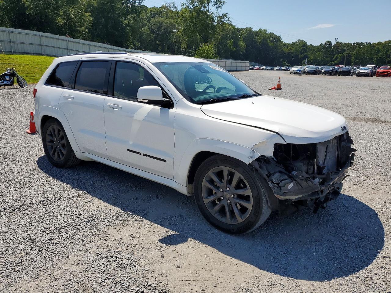 2018 Jeep Grand Cherokee Overland White vin: 1C4RJFCG7JC172154