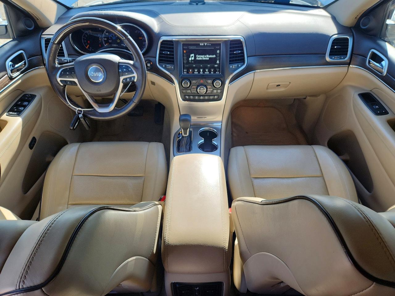 2018 Jeep Grand Cherokee Overland White vin: 1C4RJFCG7JC190234