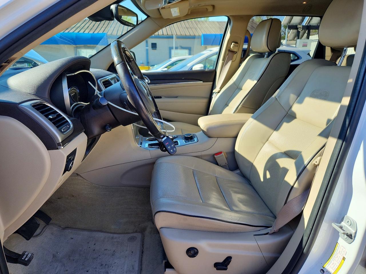 2018 Jeep Grand Cherokee Overland White vin: 1C4RJFCG7JC190234