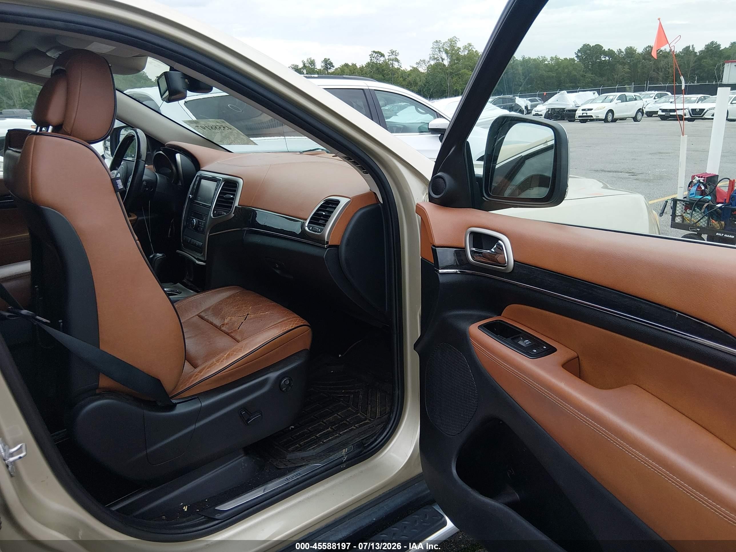 2012 Jeep Grand Cherokee Overland Champagne vin: 1C4RJFCG8CC132328