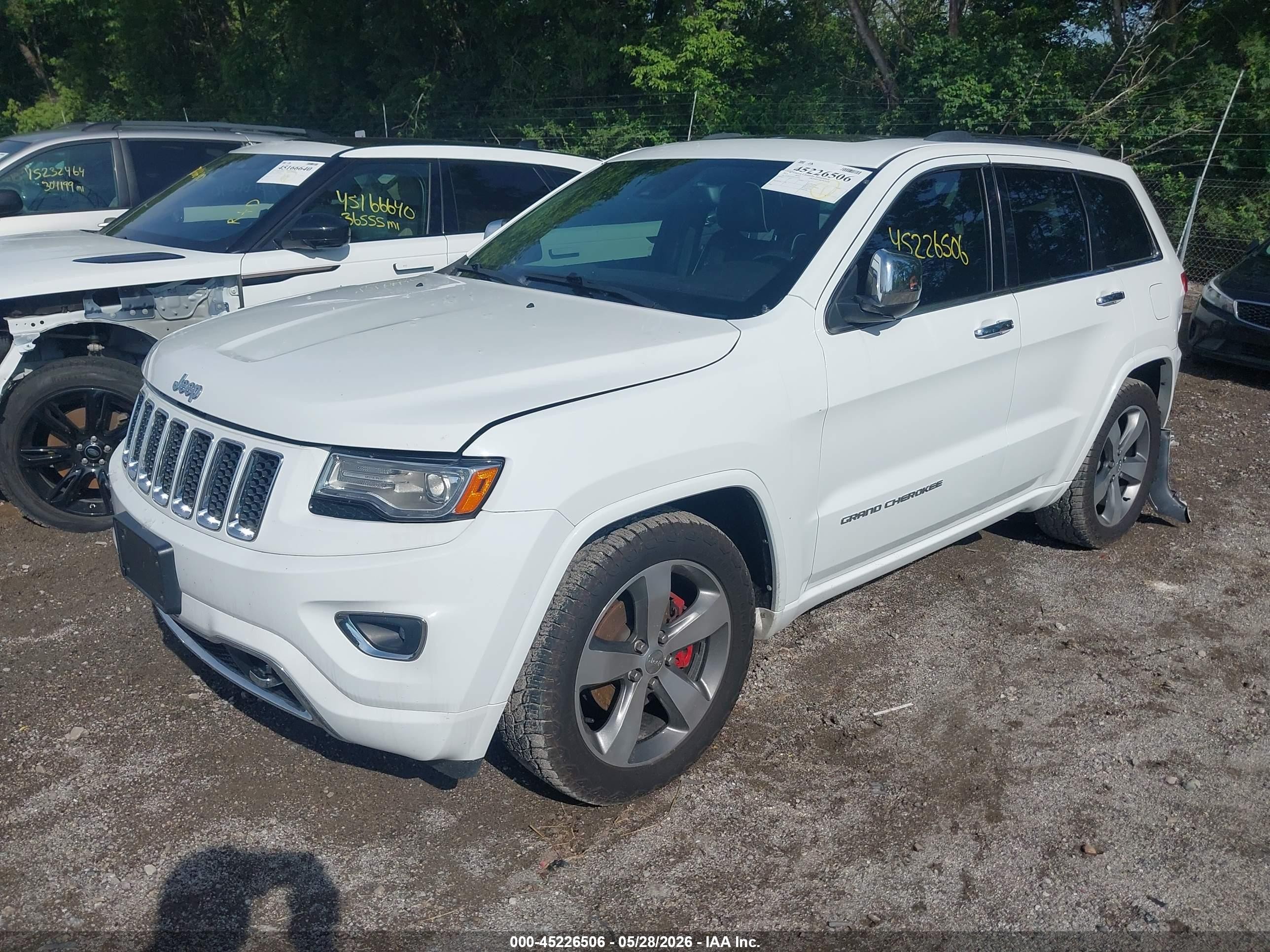 2015 Jeep Grand Cherokee Overland White vin: 1C4RJFCG8FC611529