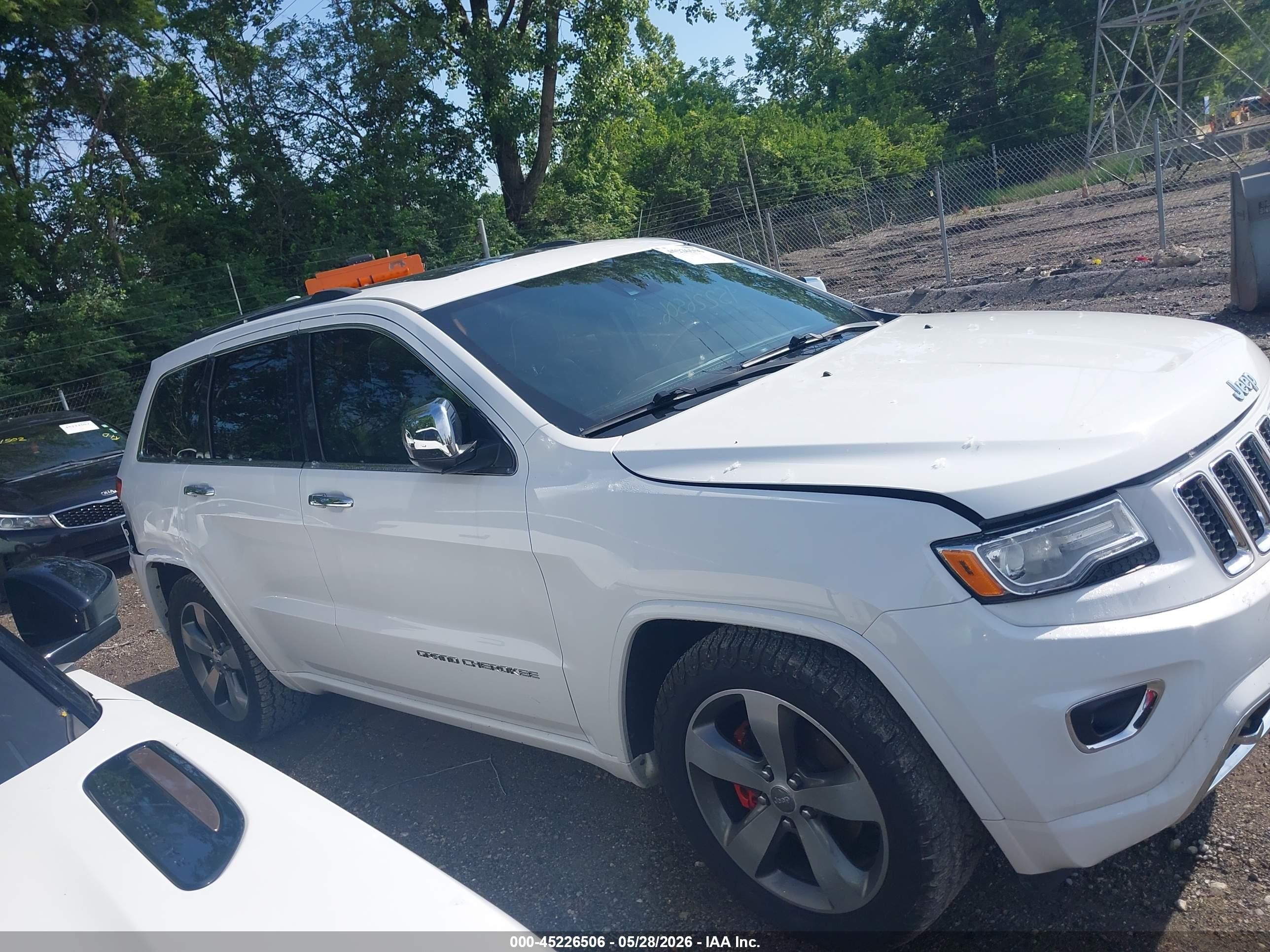 2015 Jeep Grand Cherokee Overland White vin: 1C4RJFCG8FC611529