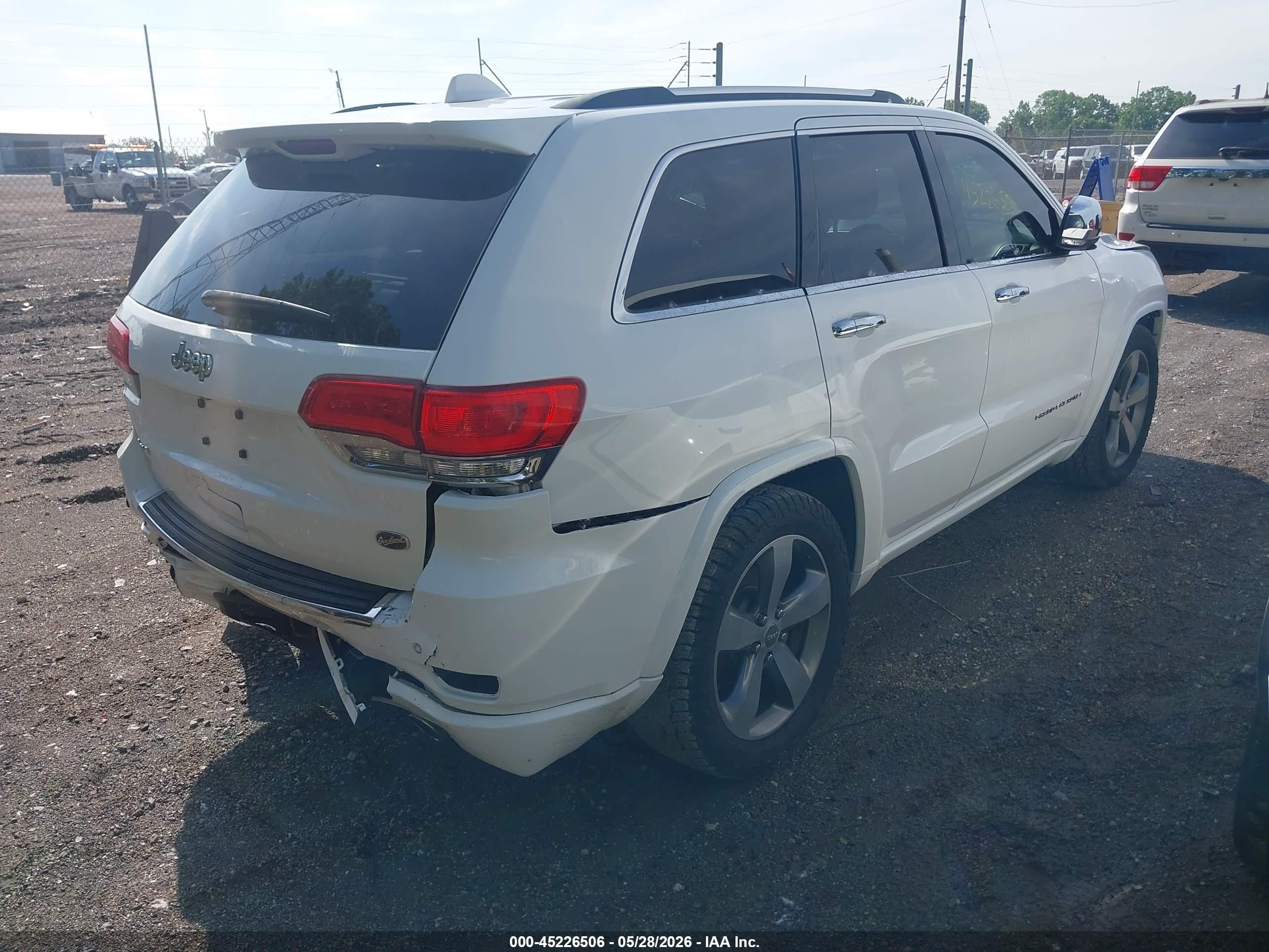 2015 Jeep Grand Cherokee Overland White vin: 1C4RJFCG8FC611529