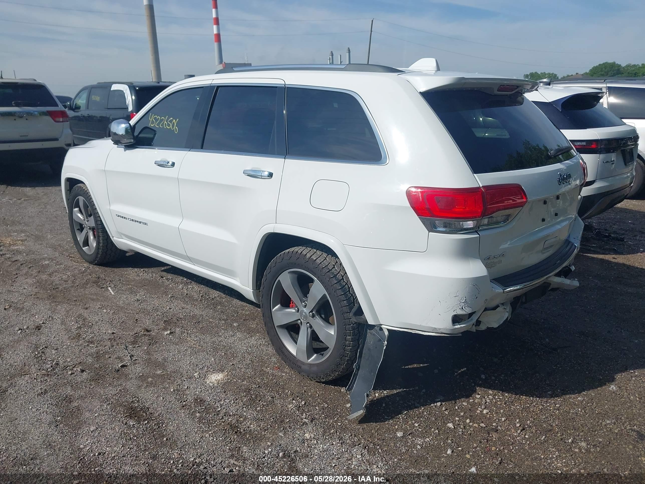 2015 Jeep Grand Cherokee Overland White vin: 1C4RJFCG8FC611529