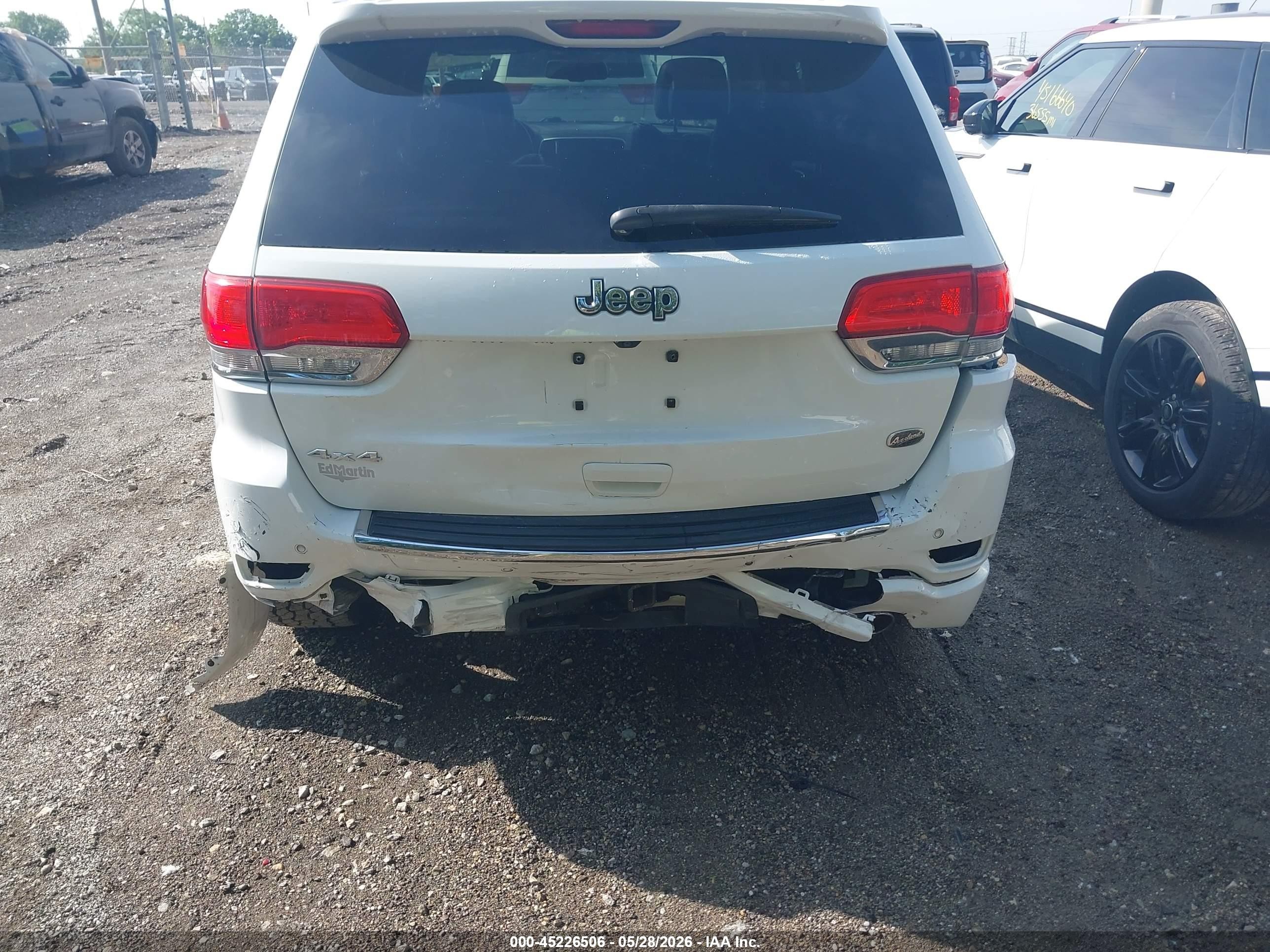 2015 Jeep Grand Cherokee Overland White vin: 1C4RJFCG8FC611529