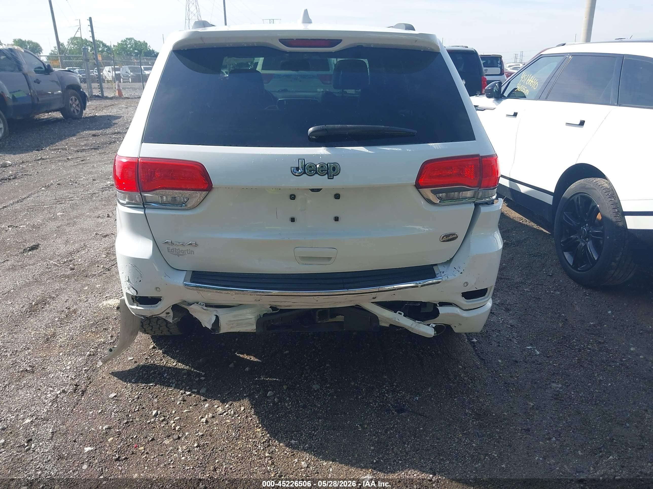 2015 Jeep Grand Cherokee Overland White vin: 1C4RJFCG8FC611529
