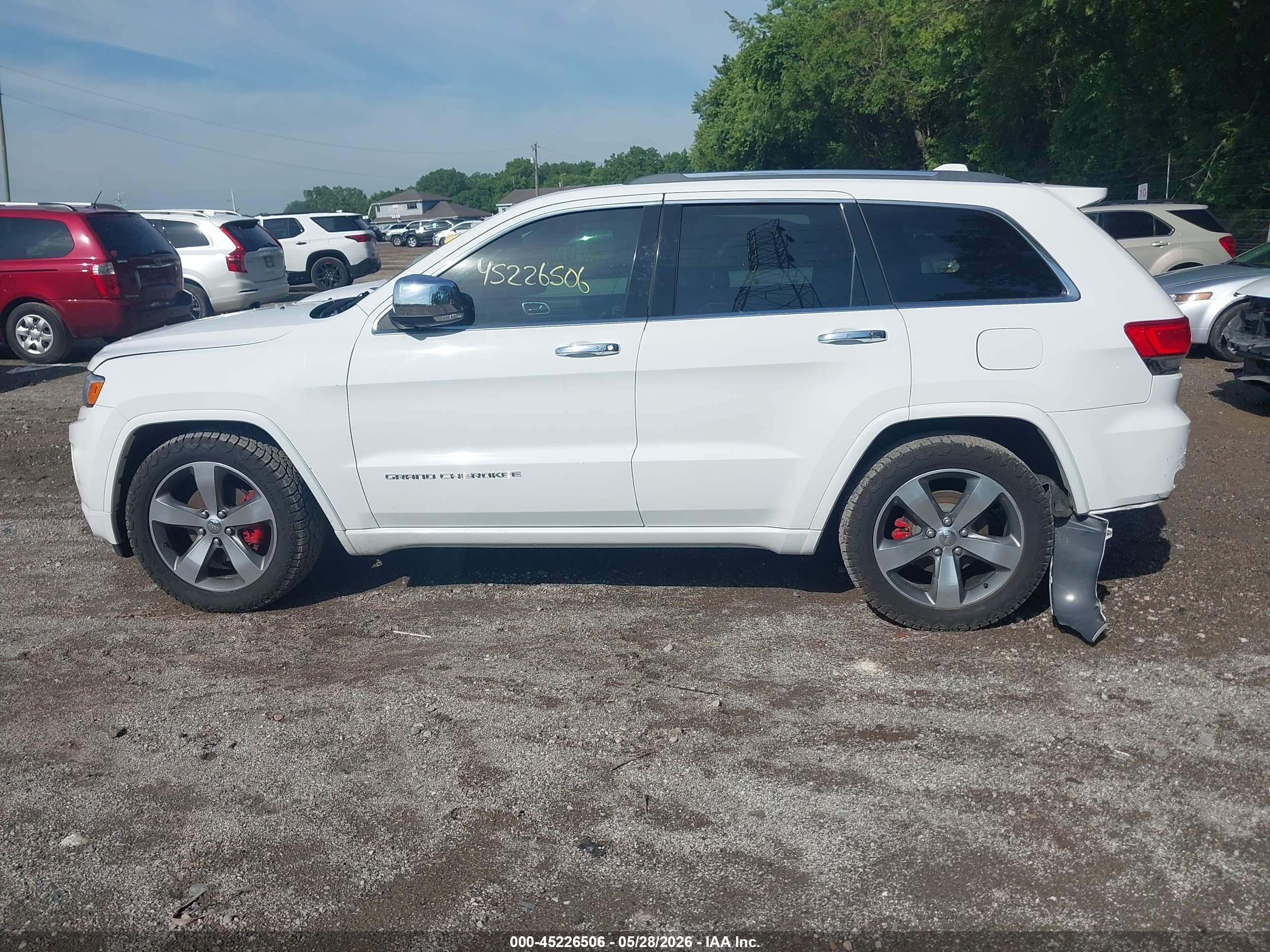 2015 Jeep Grand Cherokee Overland White vin: 1C4RJFCG8FC611529