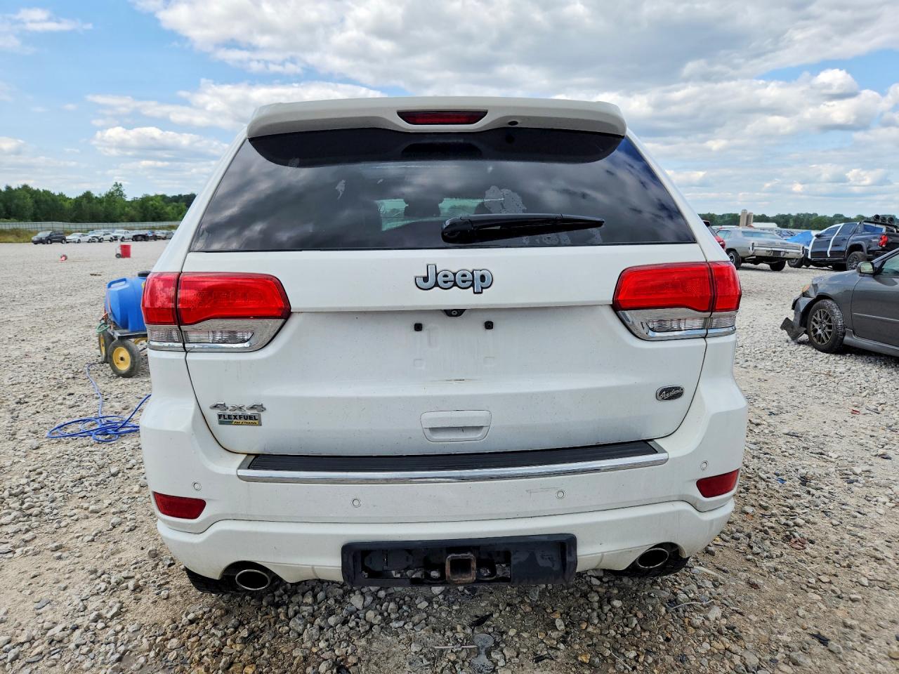 2015 Jeep Grand Cherokee Overland White vin: 1C4RJFCG8FC901009