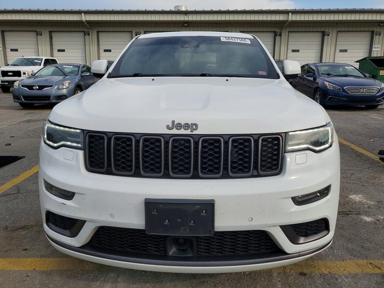 2019 Jeep Grand Cherokee Overland White vin: 1C4RJFCG8KC703024