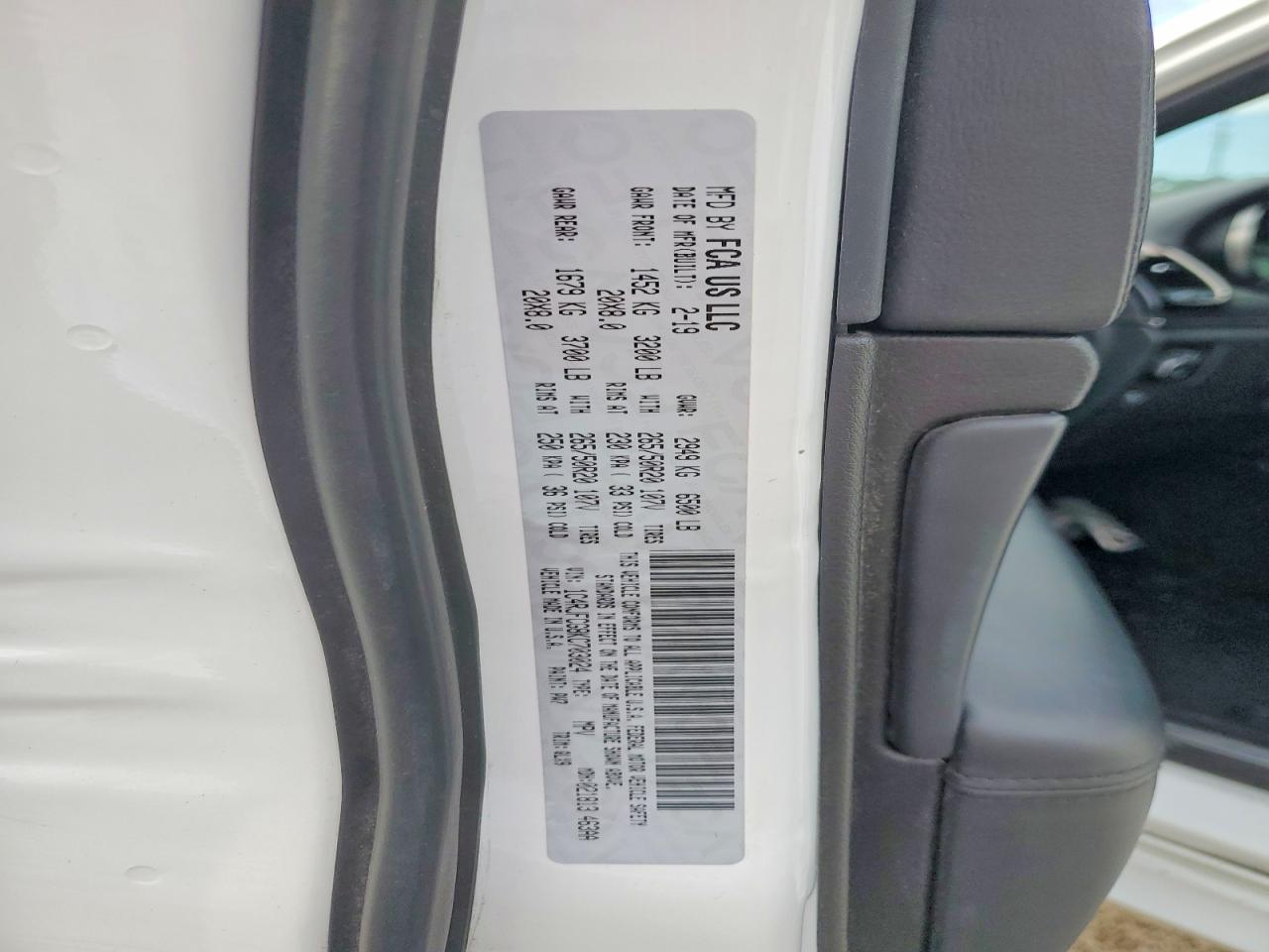 2019 Jeep Grand Cherokee Overland White vin: 1C4RJFCG8KC703024