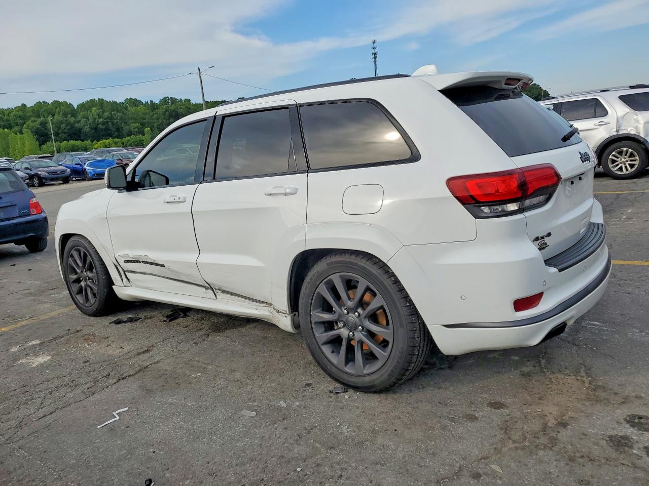 2019 Jeep Grand Cherokee Overland White vin: 1C4RJFCG8KC703024