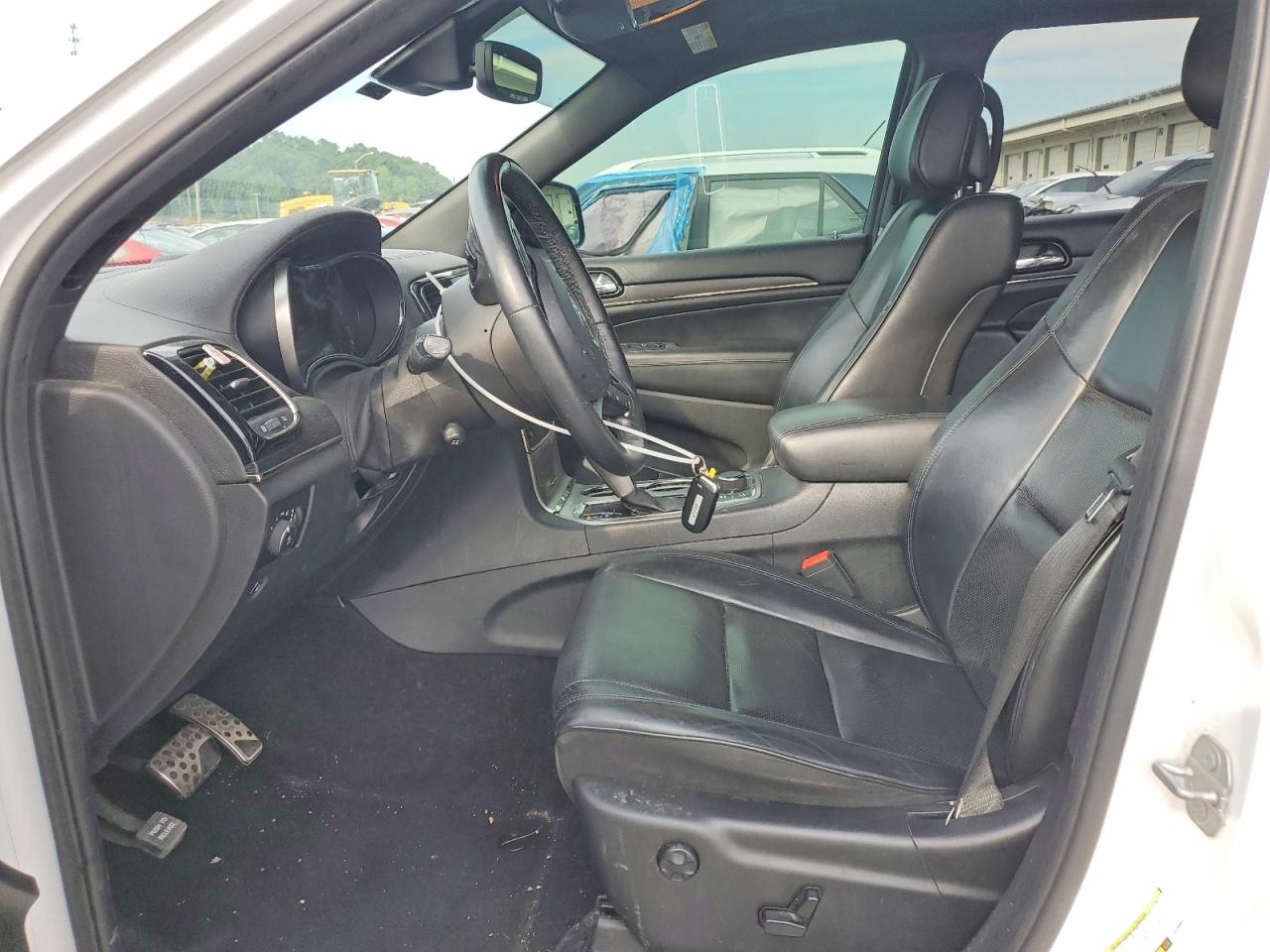 2019 Jeep Grand Cherokee Overland White vin: 1C4RJFCG8KC703024