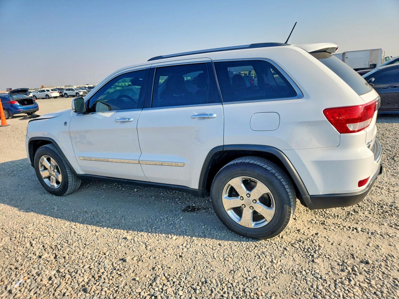 2013 Jeep Grand Cherokee Overland White vin: 1C4RJFCG9DC546977