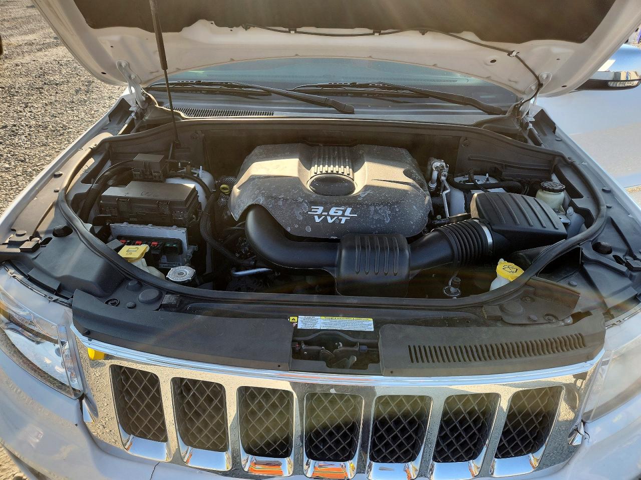 2013 Jeep Grand Cherokee Overland White vin: 1C4RJFCG9DC546977