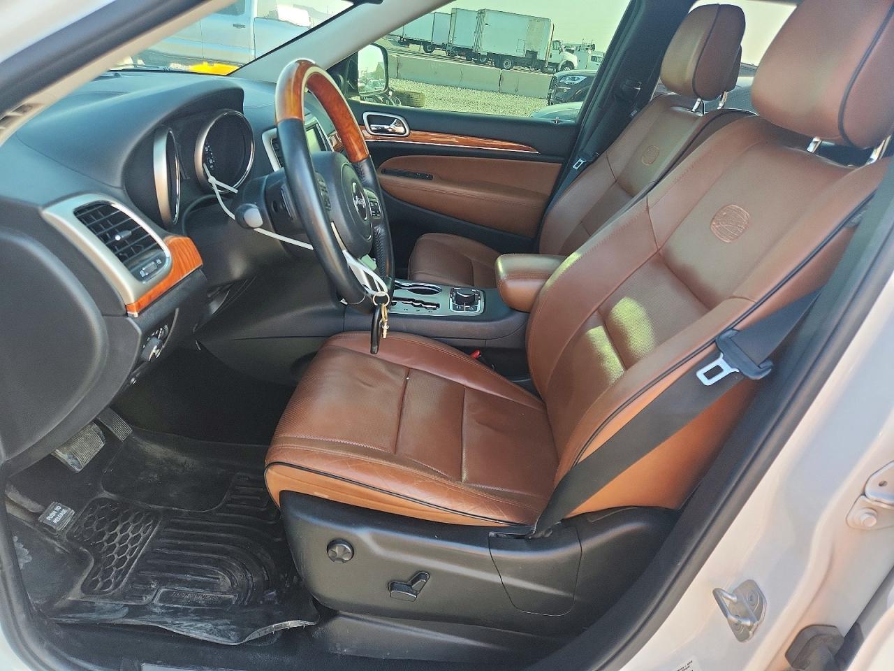 2013 Jeep Grand Cherokee Overland White vin: 1C4RJFCG9DC546977