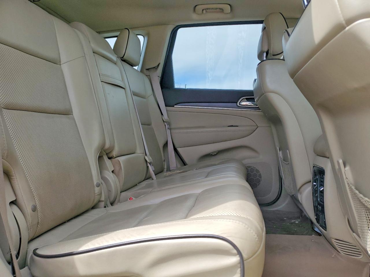 2014 Jeep Grand Cherokee Overland White vin: 1C4RJFCG9EC193965
