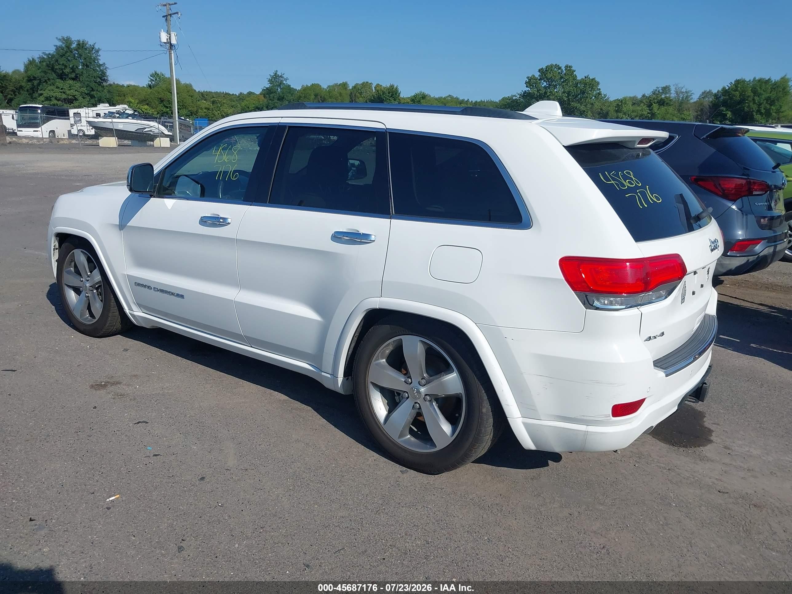 2014 Jeep Grand Cherokee Overland White vin: 1C4RJFCG9EC441759
