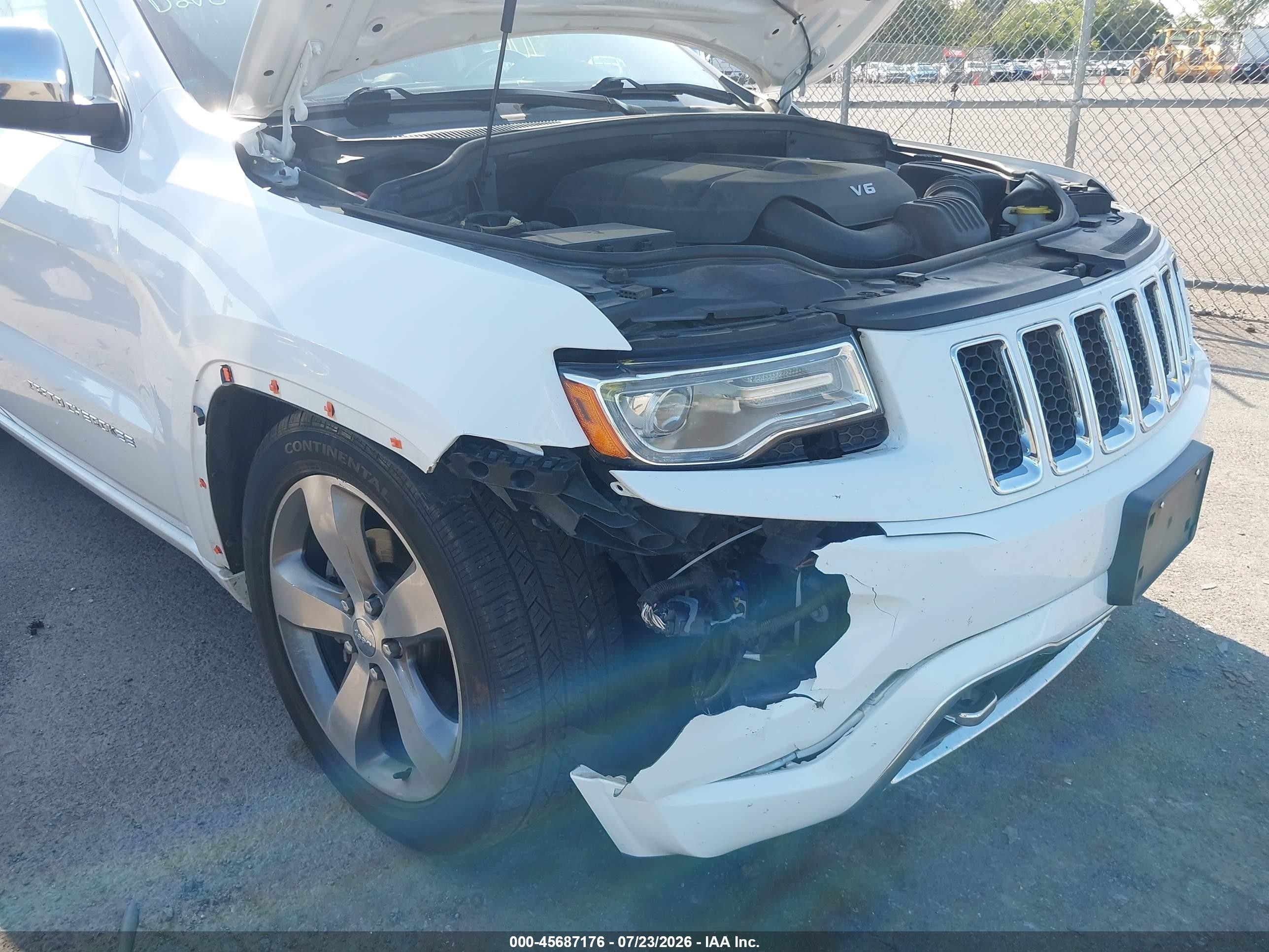 2014 Jeep Grand Cherokee Overland White vin: 1C4RJFCG9EC441759