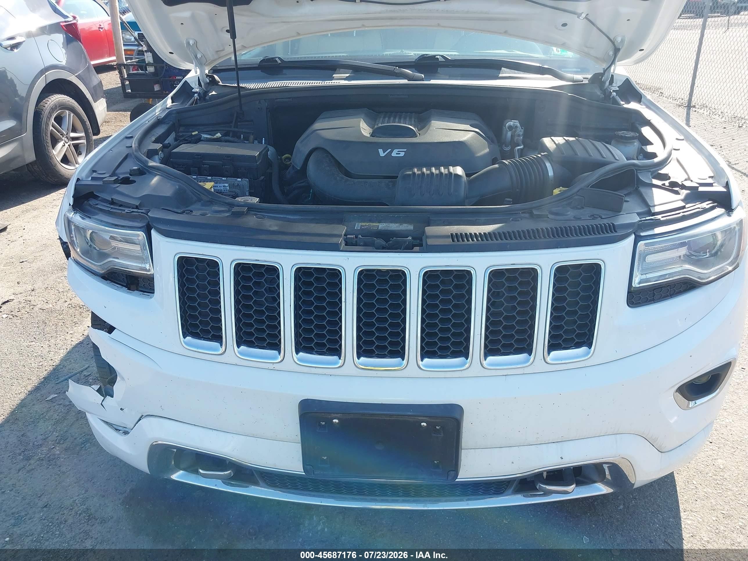 2014 Jeep Grand Cherokee Overland White vin: 1C4RJFCG9EC441759