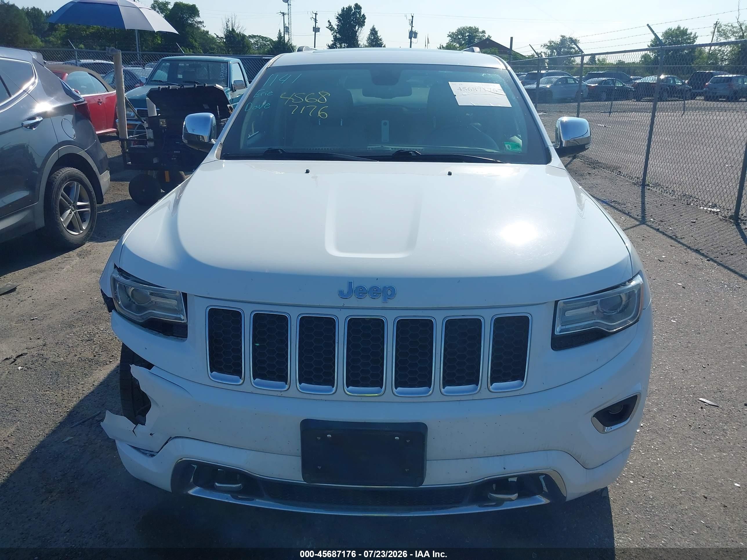 2014 Jeep Grand Cherokee Overland White vin: 1C4RJFCG9EC441759