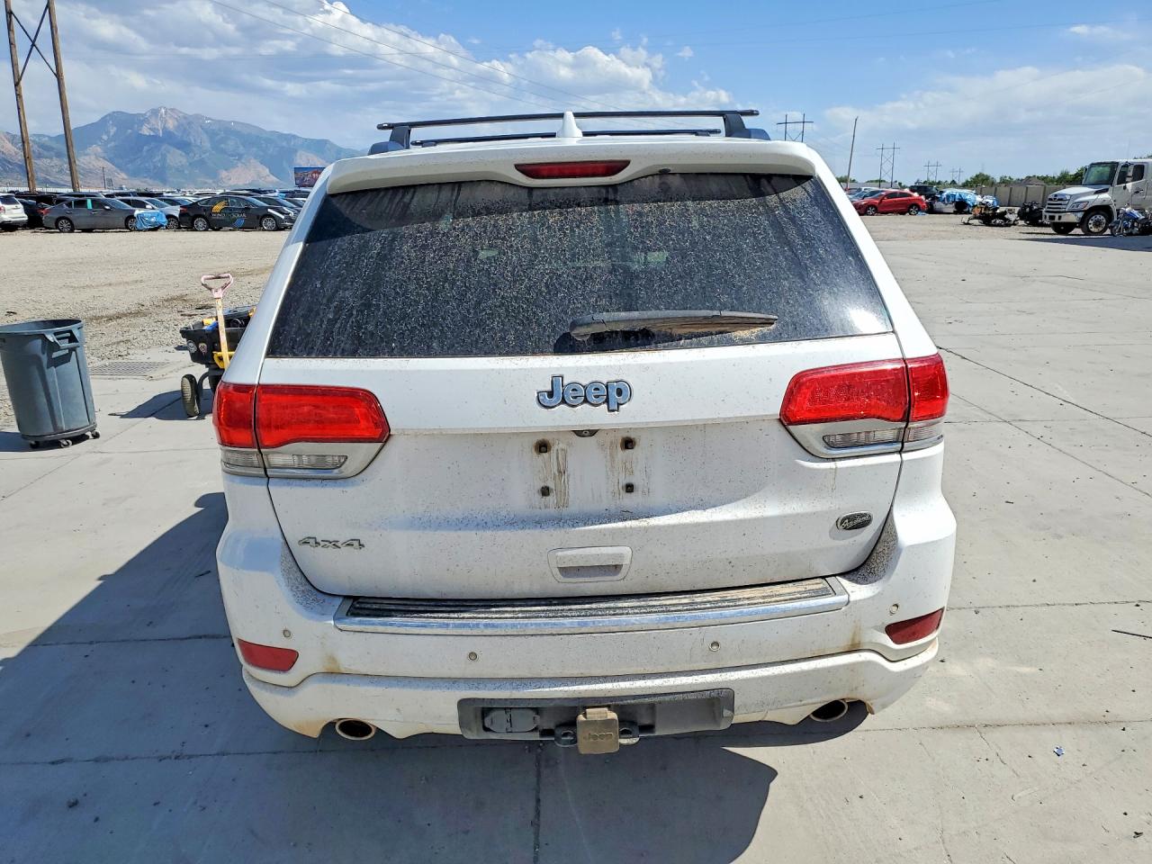 2015 Jeep Grand Cherokee Overland White vin: 1C4RJFCG9FC166282