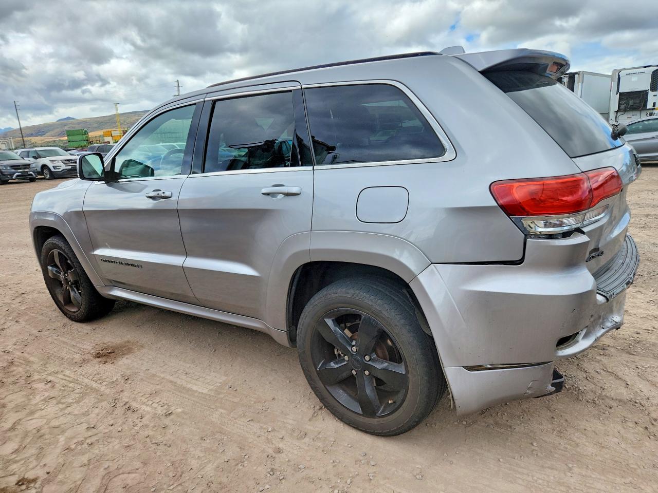 2015 Jeep Grand Cherokee Overland Silver vin: 1C4RJFCG9FC190677