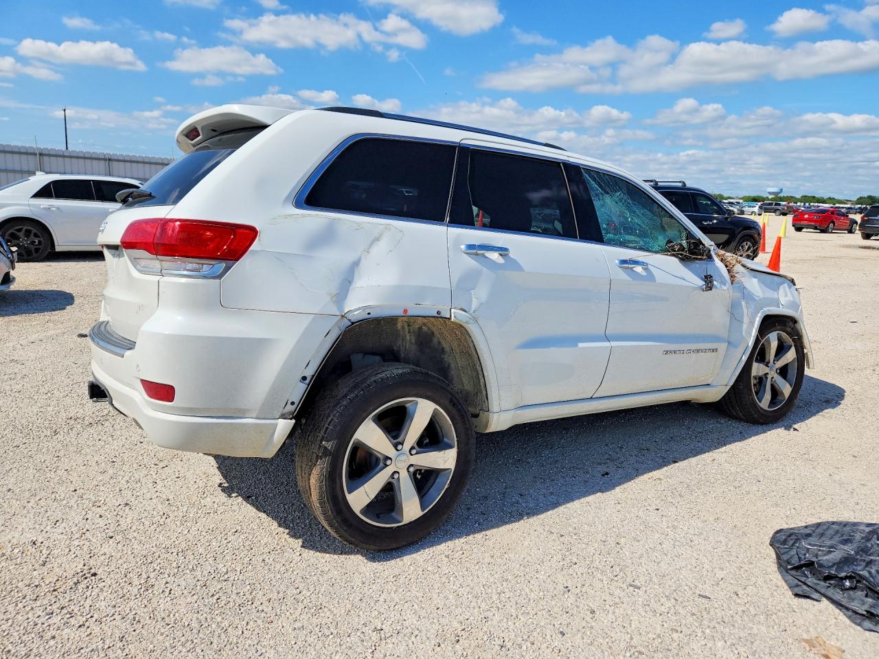 2015 Jeep Grand Cherokee Overland White vin: 1C4RJFCG9FC667737