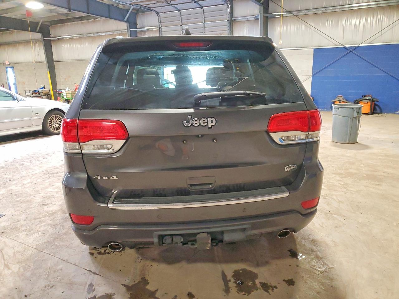2015 Jeep Grand Cherokee Overland Gray vin: 1C4RJFCG9FC807527