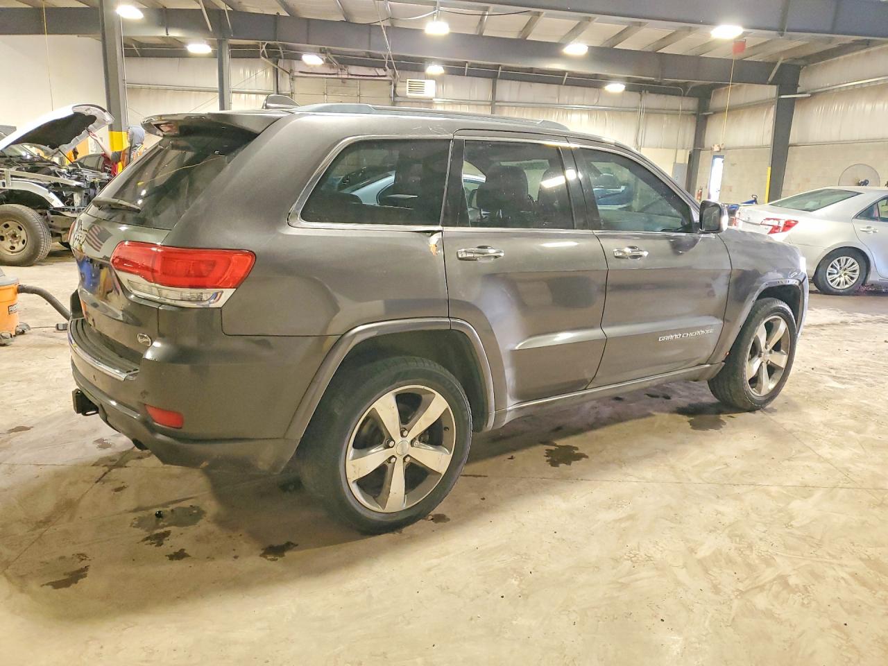 2015 Jeep Grand Cherokee Overland Gray vin: 1C4RJFCG9FC807527