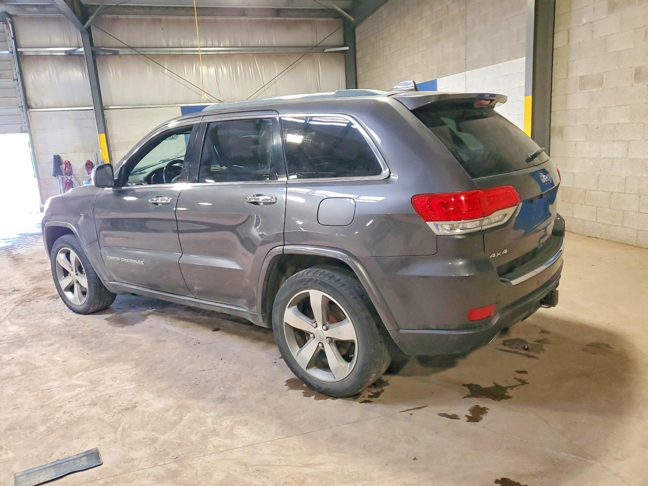 2015 Jeep Grand Cherokee Overland Gray vin: 1C4RJFCG9FC807527