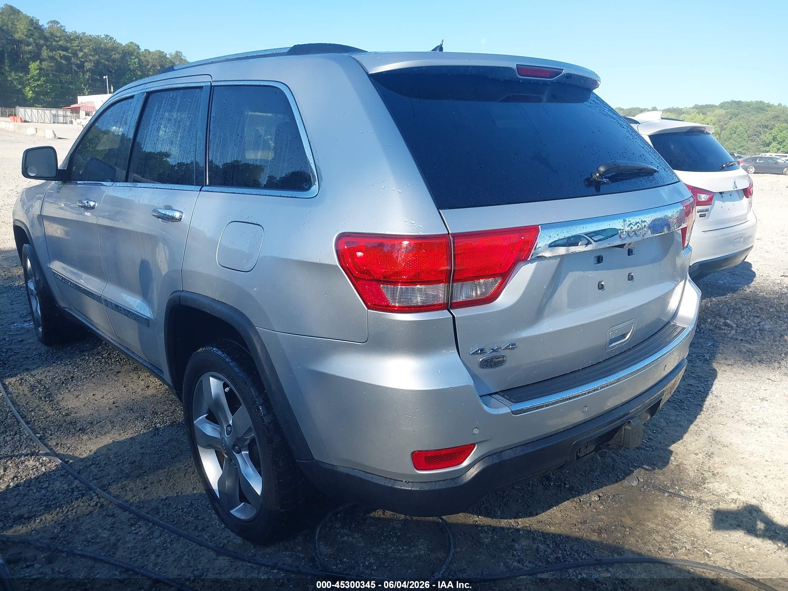 2012 Jeep Grand Cherokee Overland Silver vin: 1C4RJFCGXCC208244