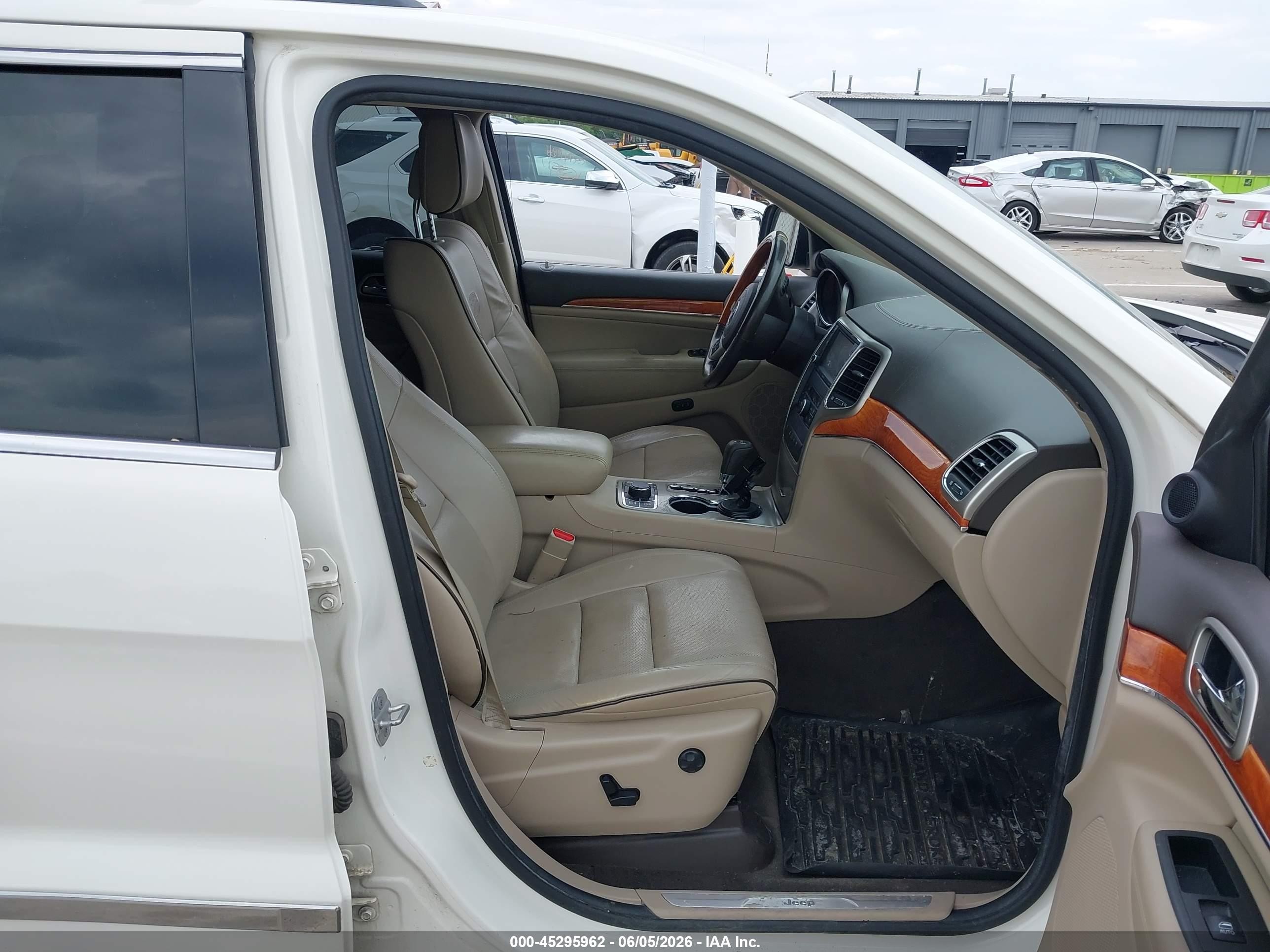 2012 Jeep Grand Cherokee Overland Белый vin: 1C4RJFCGXCC264507