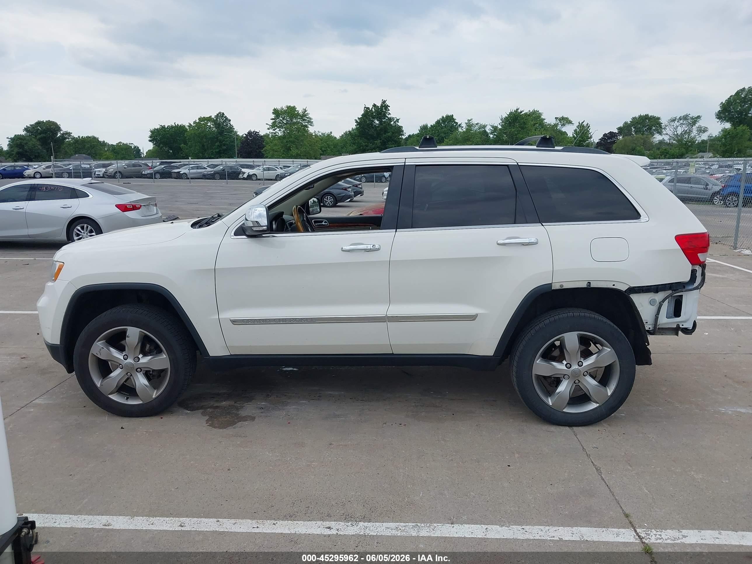 2012 Jeep Grand Cherokee Overland Белый vin: 1C4RJFCGXCC264507