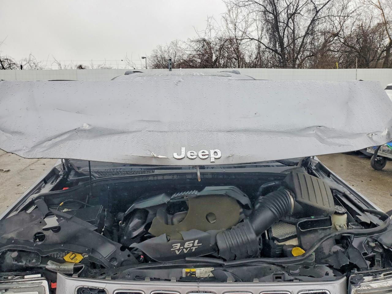 2014 Jeep Grand Cherokee Overland Серебряный vin: 1C4RJFCGXEC210725